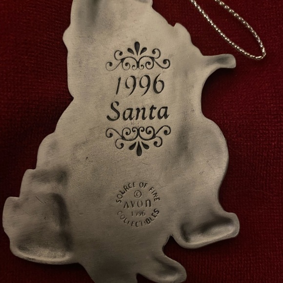 Vintage 1996 Avon Pewter Santa Ornament Santa Claus Checking List - Picture 2 of 3